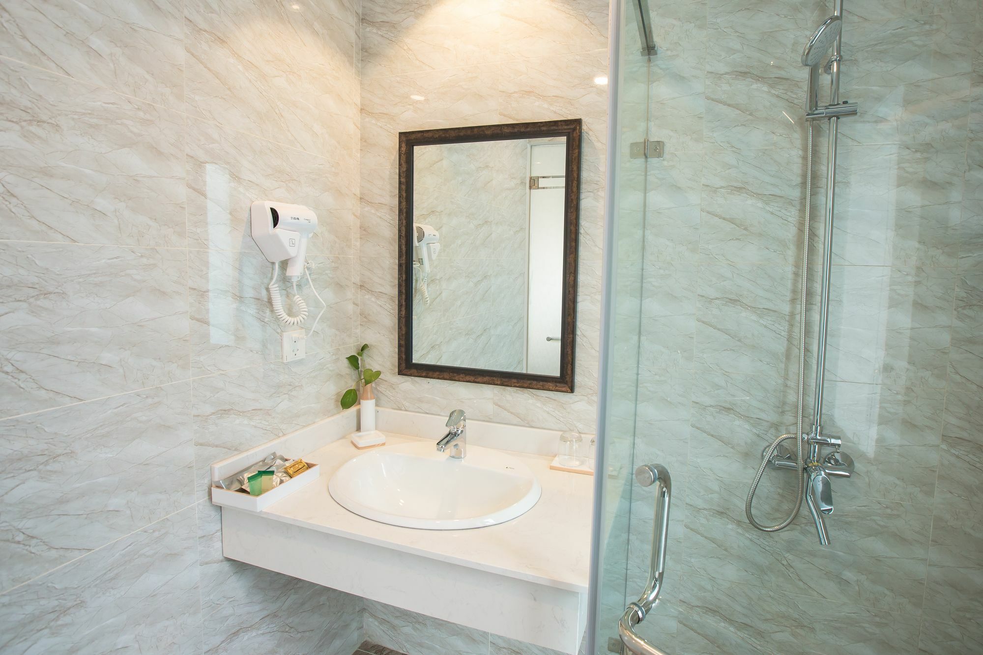 Dinh Elegant Hanoi Hotel Εξωτερικό φωτογραφία